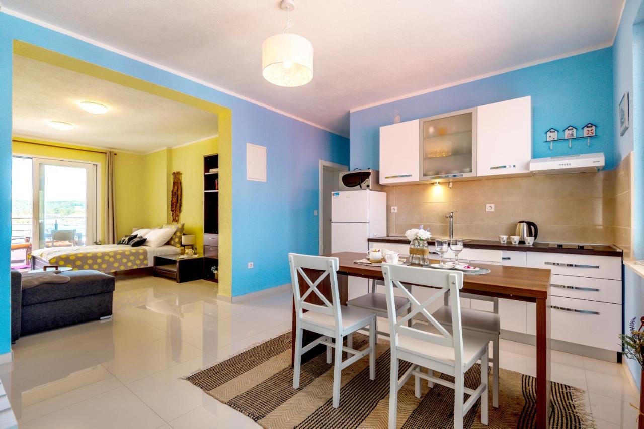 Kairos Apartamento Bilice Exterior foto