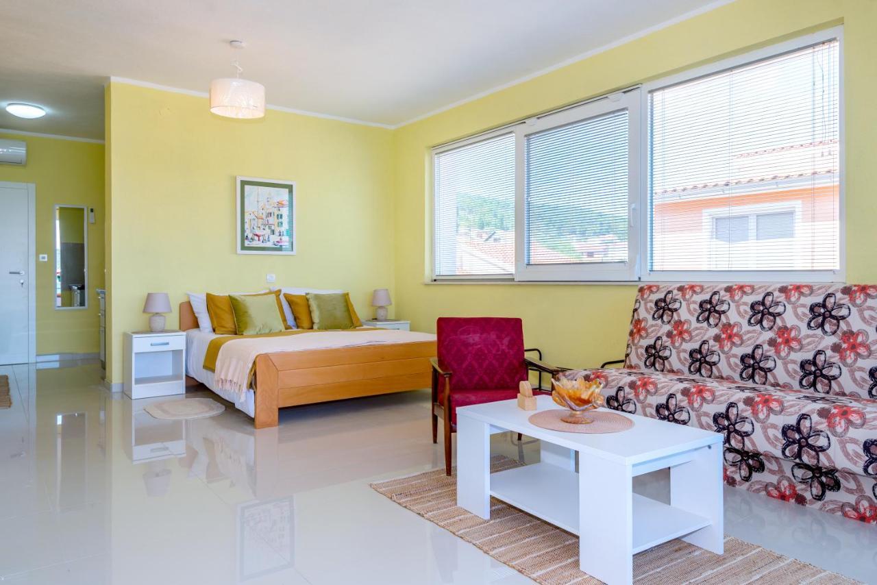 Kairos Apartamento Bilice Exterior foto