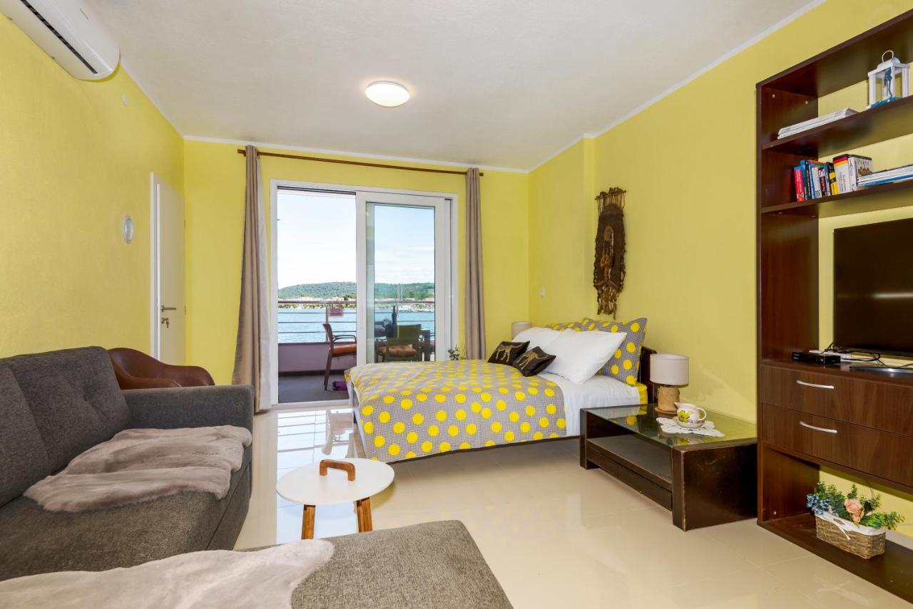 Kairos Apartamento Bilice Exterior foto