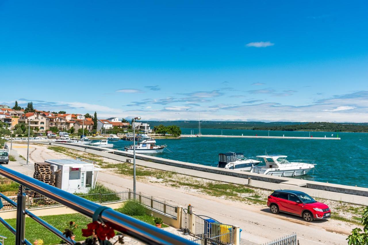 Kairos Apartamento Bilice Exterior foto