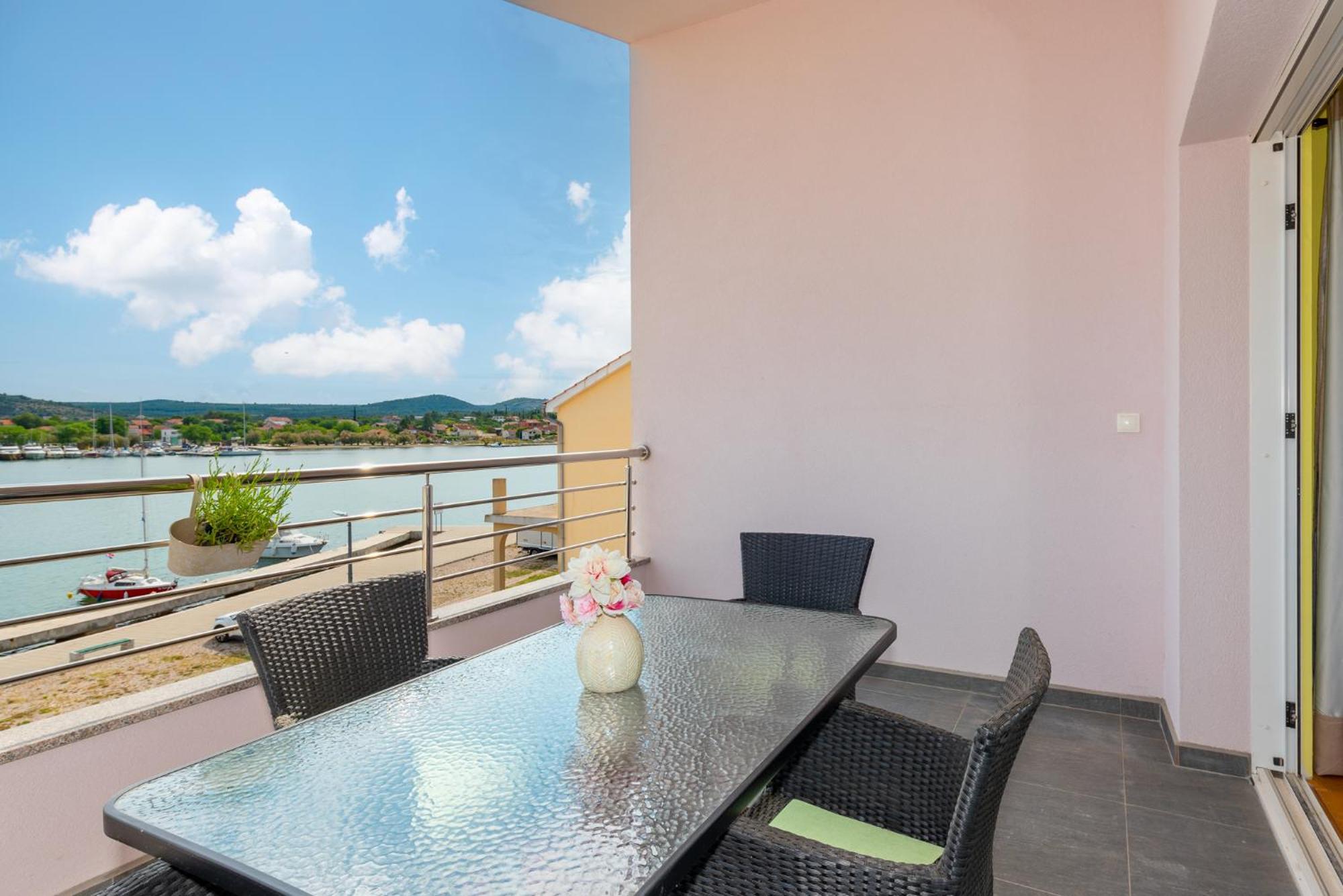 Kairos Apartamento Bilice Exterior foto